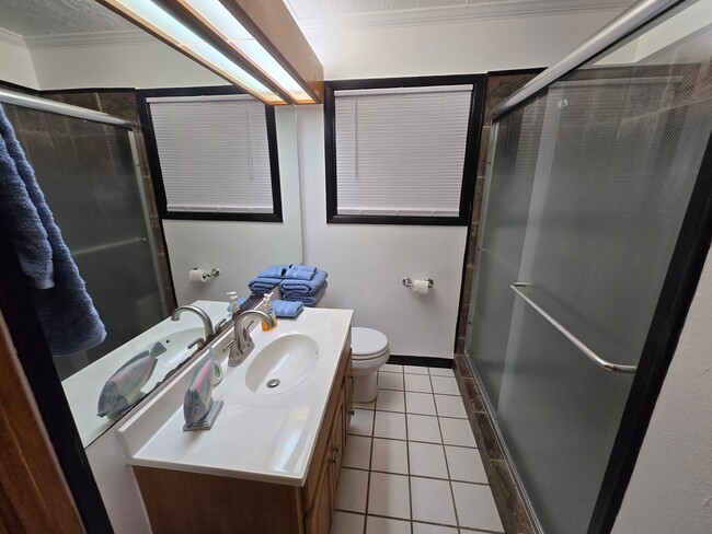 Photo - 404 Crescent Dr