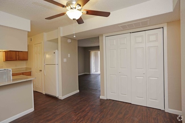 2BR,2BA - 930SF - DINING ROOM