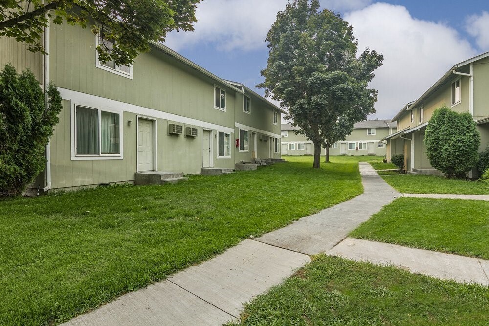 Photo - 800 S County Rd