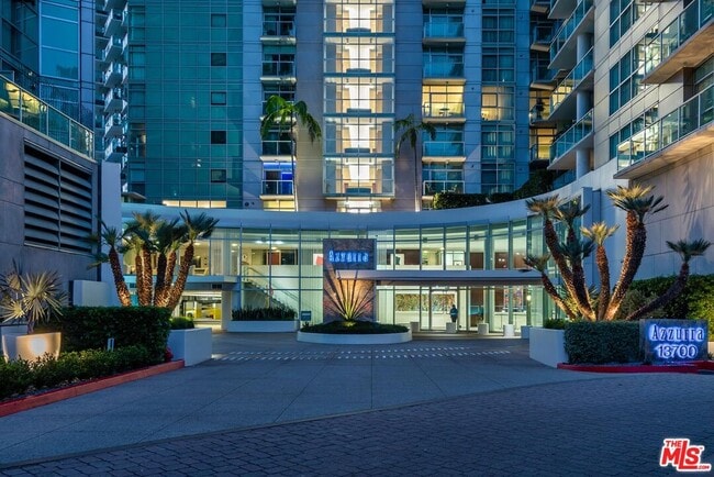 Photo - 13700 Marina Pointe Dr Unidad 321