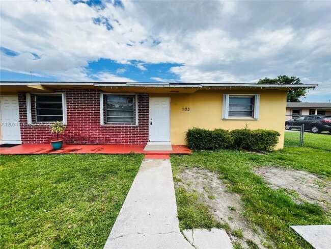 Photo - 103 SW 80th Ave Unidad 103