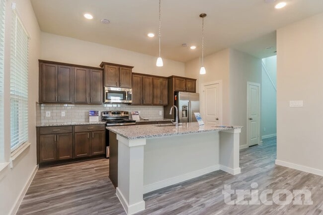 Photo - 9835 Willow Creek Commerce Dr