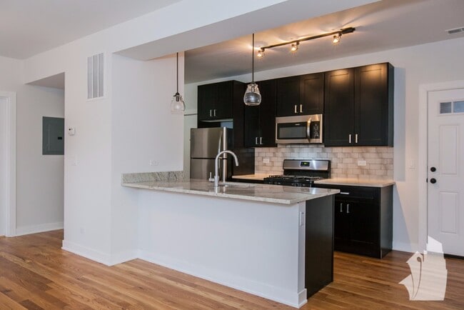 Photo - 2207 W Eastwood Ave