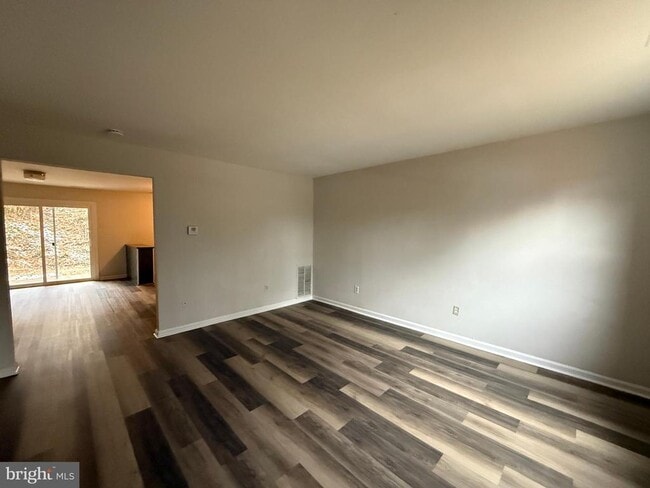 Photo - 4 Manchester Ct