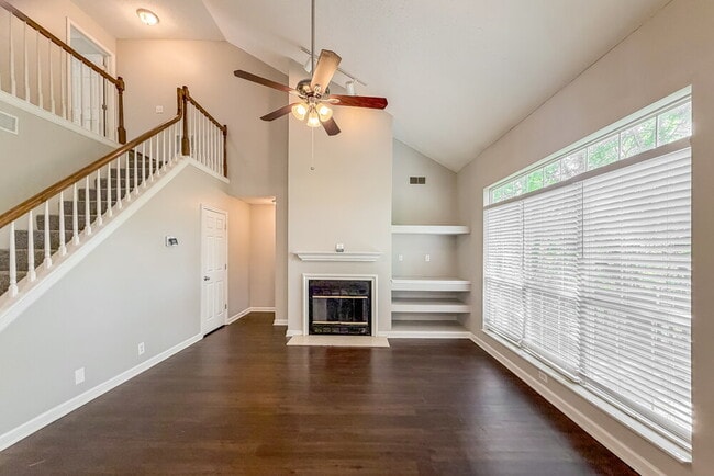 Photo - 3134 Creekview Ln