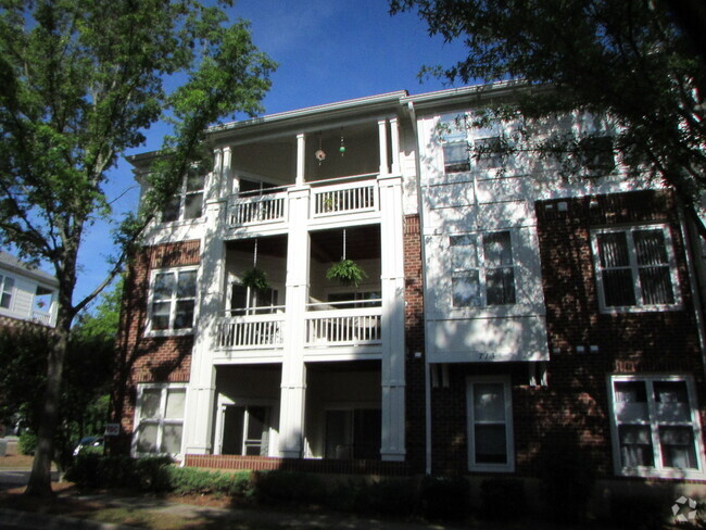 Building Photo - Davidson Condo With Lake Access