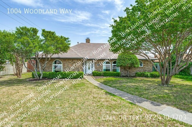 Building Photo - 1004 Woodland Way