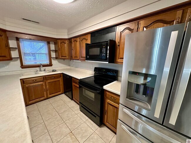 Photo - 67 Country Club Ln