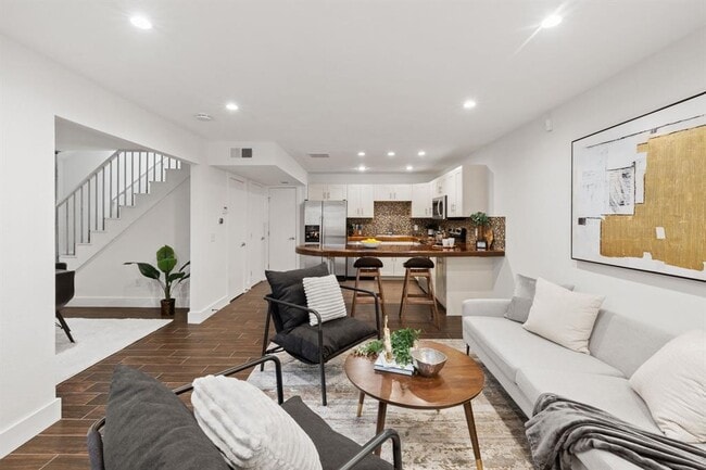 Building Photo - 1101 Shoal Creek Blvd Unit 14