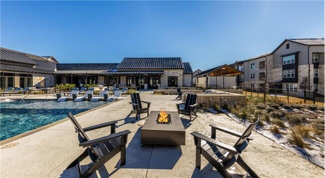 Building Photo - 6001 Ed Bluestein Blvd Unit B8-2