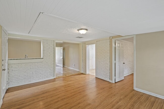 Photo - 9315 Laura Koppe Rd