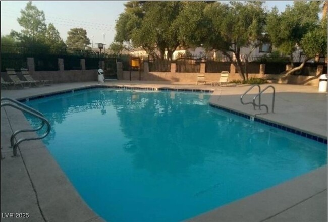 Photo - 4338 Caliente St Townhome