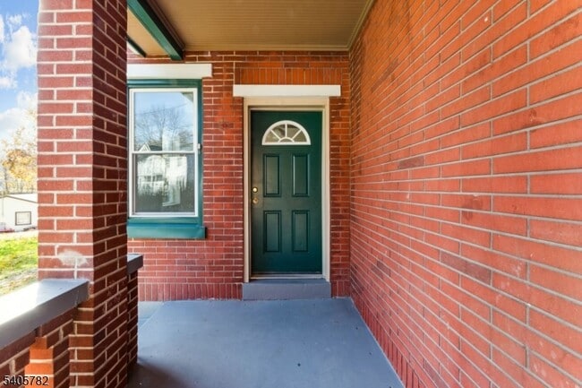 Photo - 786 S Main St