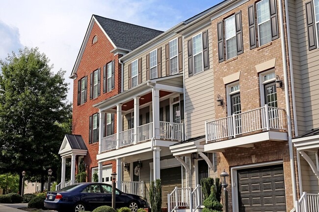 Photo - Dog-Friendly Avinity Townhome With Mountain Views