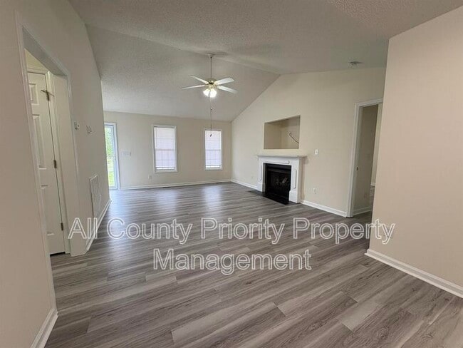Photo - 303 Sunrise Ave