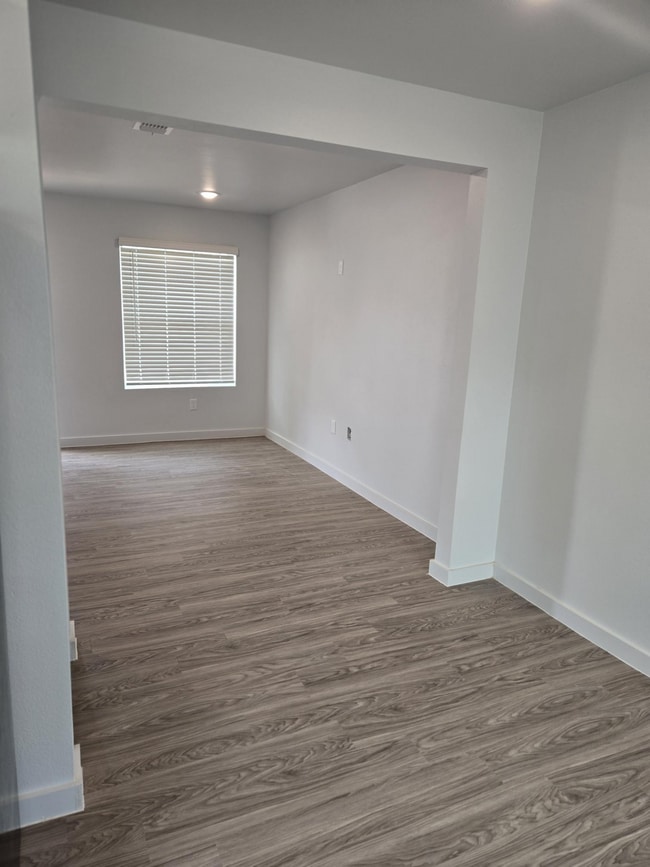 Photo - Sabine Apartments