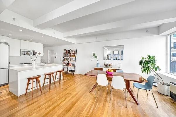 Photo - 90 William St Unit 16-B