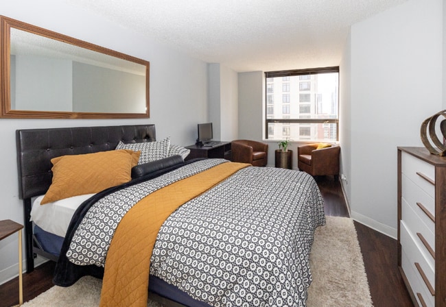 Photo - 485 E Ohio St Unit 485 E Ohio