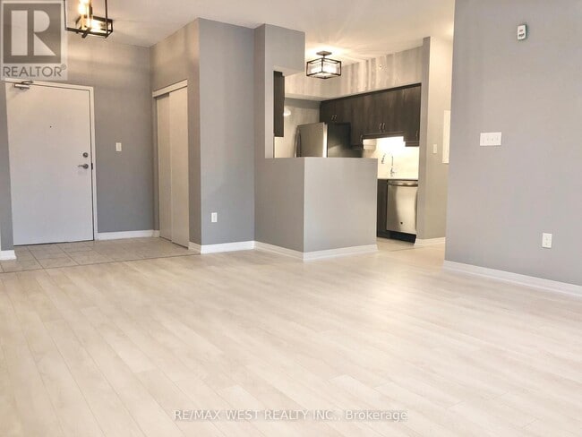 Photo - 304 Essa Rd Unit 305