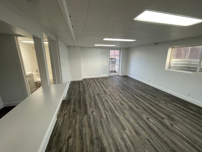 Photo - 3584 S W Temple St Unit B