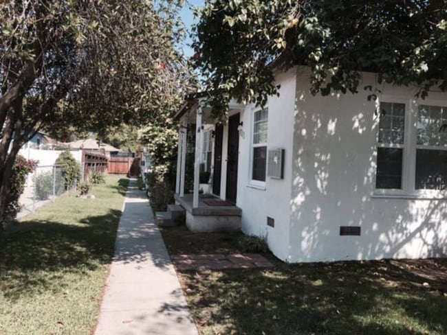 Photo - 7004 Hazeltine Ave