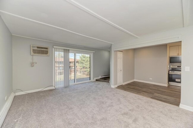 Photo - 2440 Waterbury Dr