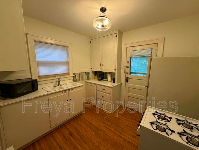 1206 39th St Unit 2