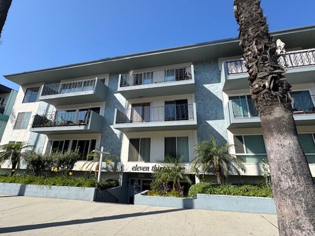 Building Photo - Modern Alamitos Beach 3 bedroom Condo... ... Unit 106