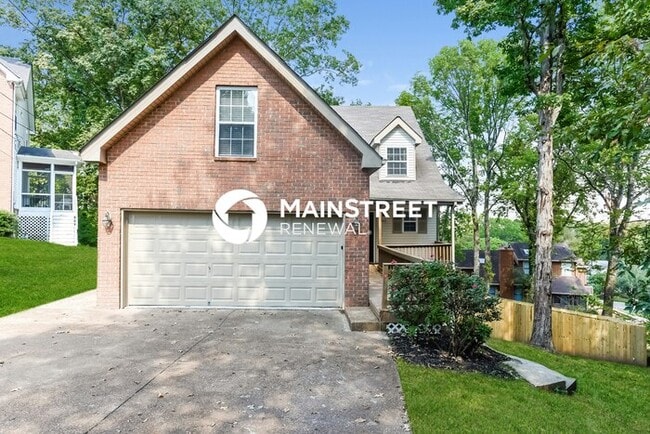 Building Photo - 3 Bedroom Pet-Friendly Home in Nashville, TN with Main Street Renewal