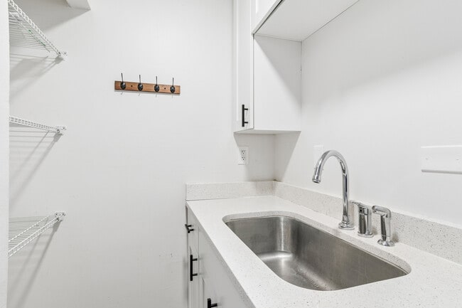 Photo - 2 West St Unit 2R