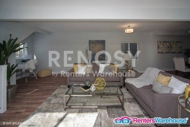 Photo - 4142 Chase St