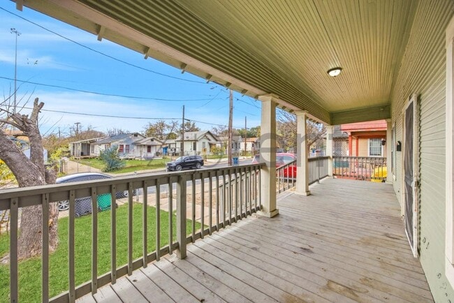 Photo - 125 Southolme Ave