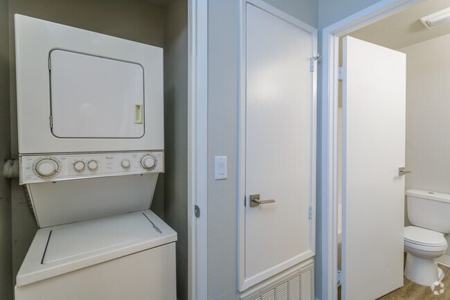 1BR, 1BA - 724 SF unit 1-107