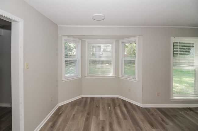 Photo - 2980 Cordell St