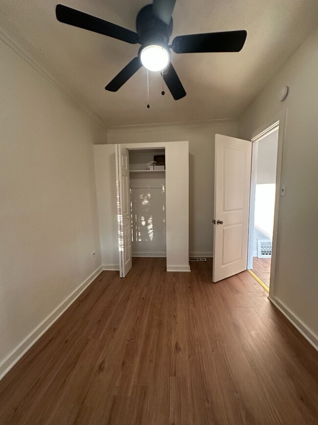 Photo - Spacious 4BR/1BA Chicago Brick Home – Fenc...