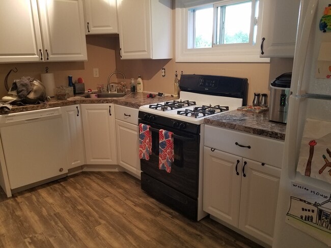 Photo - 1891 Huntington Cir