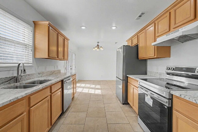 Photo - Fully remodeled 3-Bedroom located in Rogers  with Granite countertops