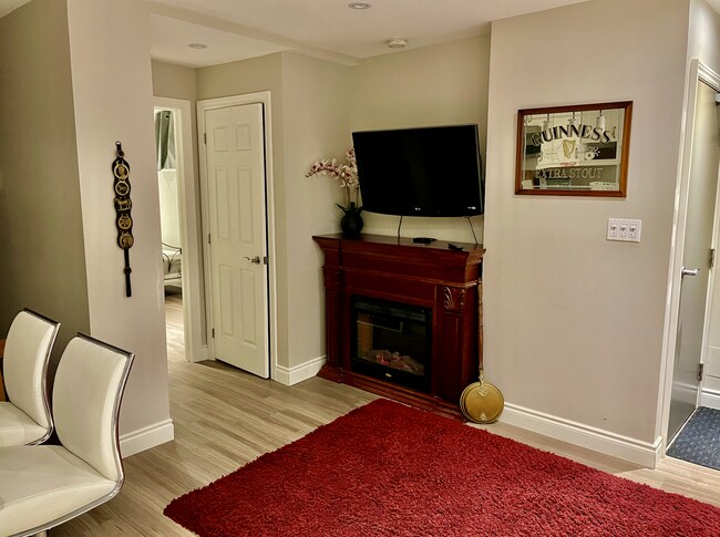 Photo - Steps from High Park: Quiet, bright, priva... Unit 1