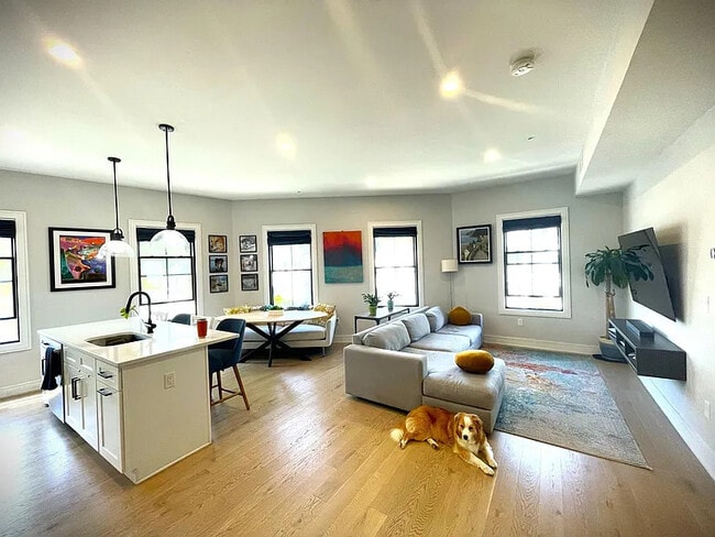 Building Photo - 37 Horace St Unit 201