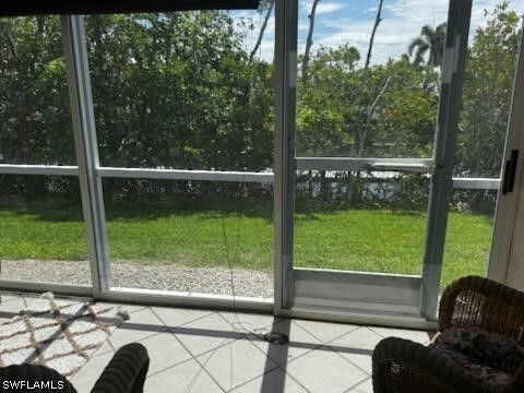 Building Photo - 3061 Sandpiper Bay Cir Unit J104