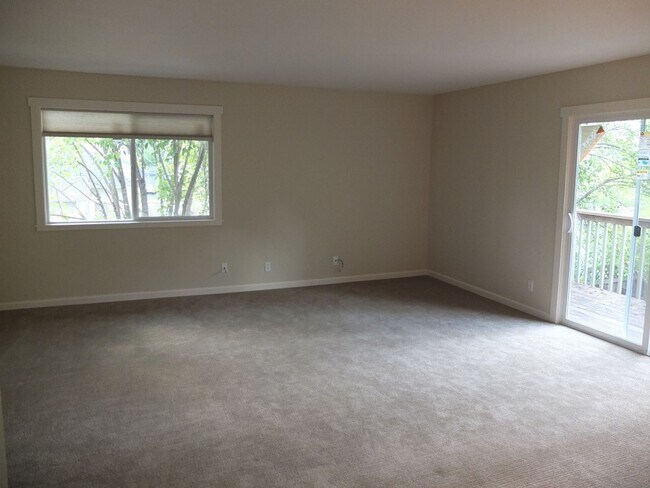 Photo - Laurel, 1132-1136 Unit 1132