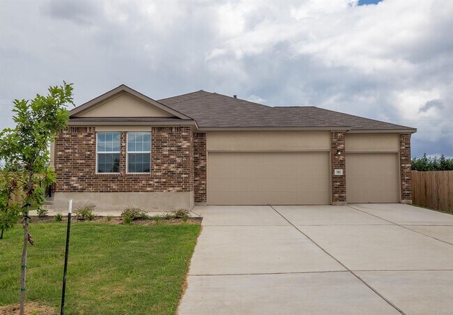 Photo - 702 Silver Springs Bend