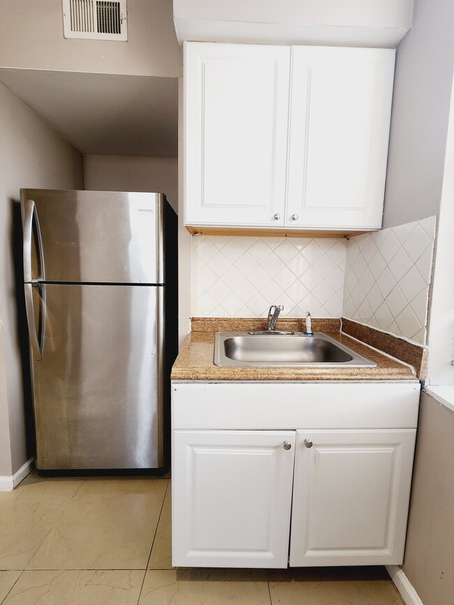 63-65 W 21st St 3 - 69 W 21st St Unit 3