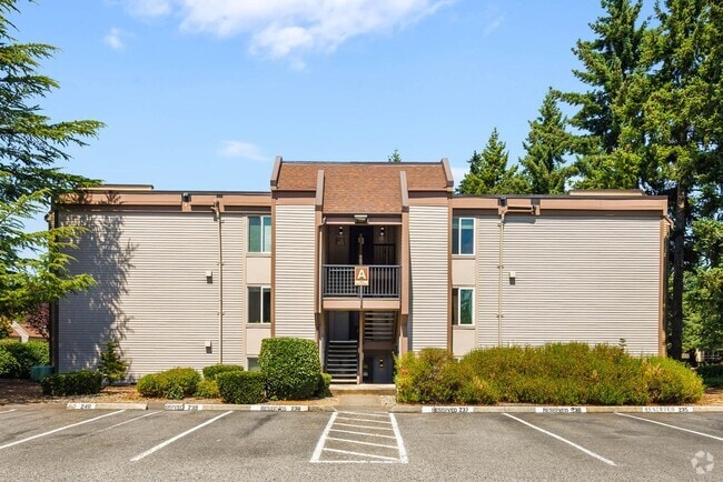 Building Photo - 14650 NE 32nd St Unit Apt A2