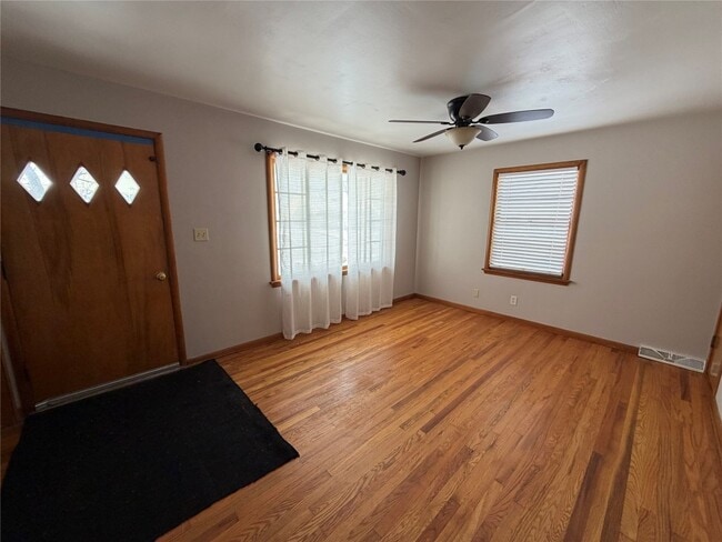 Photo - 3711 Charlotte St