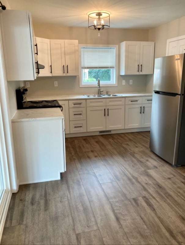 Building Photo - 1052 Stonybridge Dr