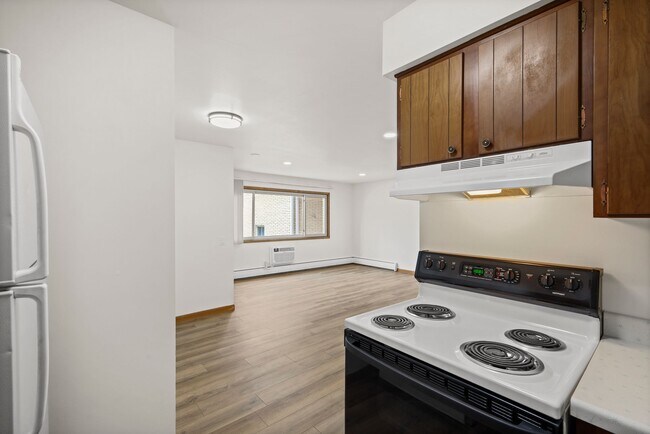 6210 Mineral Point Rd, Madison, WI 53705