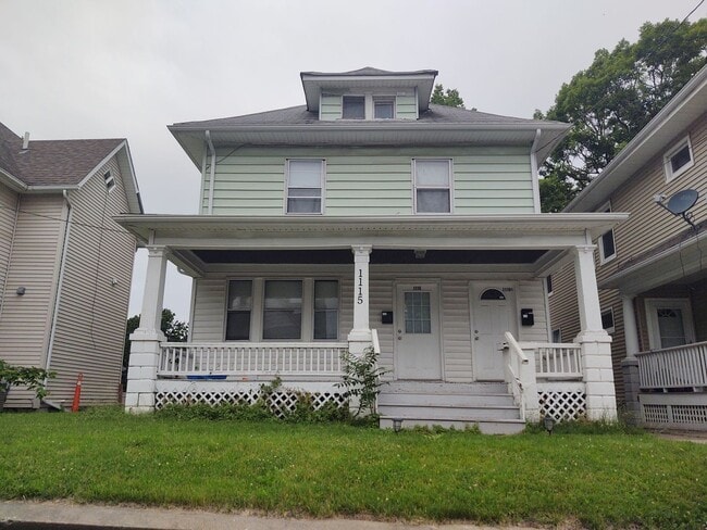 Building Photo - 1115 14th St Unit 1115 1/2