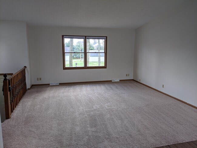 Livingroom_View a - 3027 Pleasant St NW