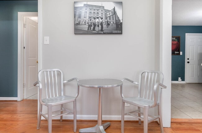 Photo - 123 Archdale Dr